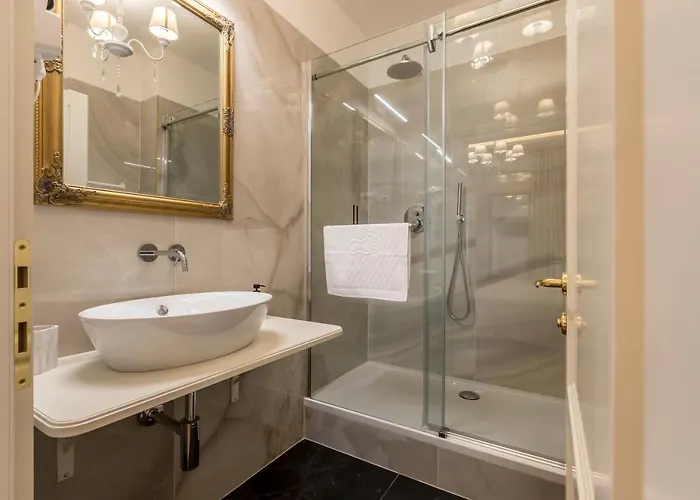 Palace Of Dreams Bed & Breakfast